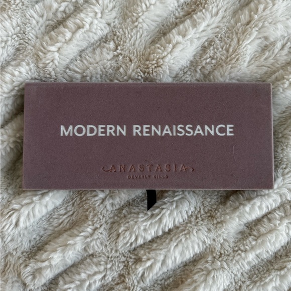 Brand New Modern Renaissance Palette - Picture 3 of 4